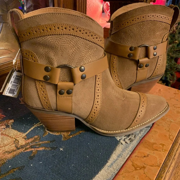 Dingo Gummy Bear Camel Harness Boots NEW 9 - Picture 8 of 13